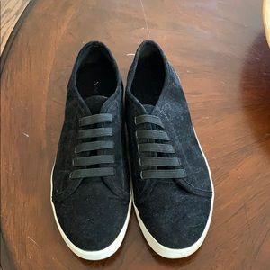 Nine West slip on sneakers